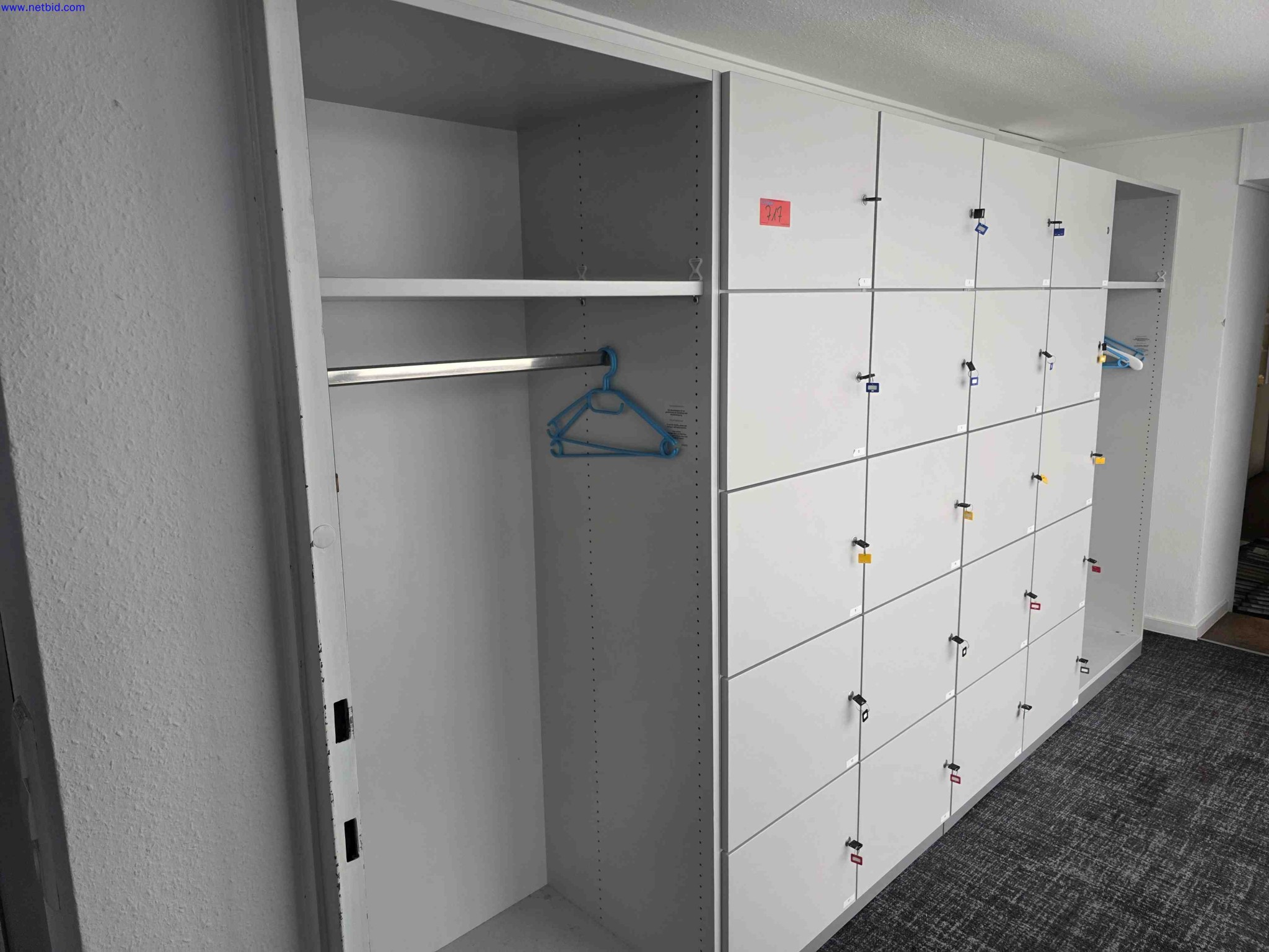 2 Personal-Schließfächer